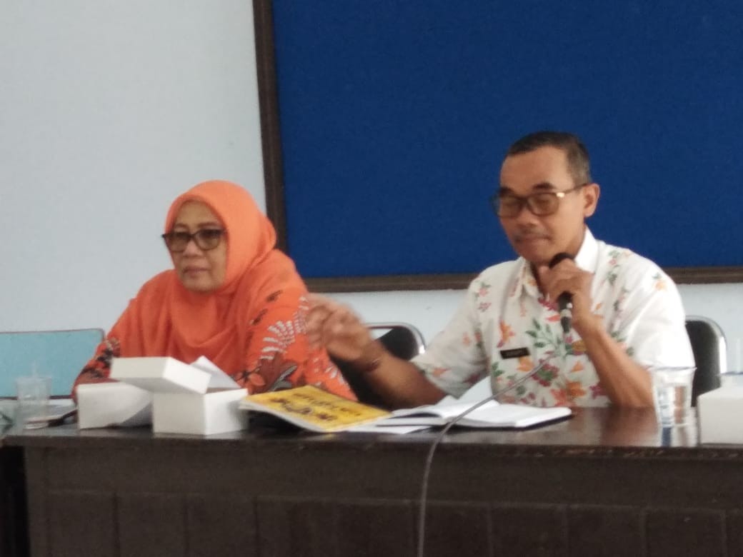 Menjadikan Lansia Perkasa : Pembinaan Ketahanan keluarga berbasis Tri Bina.
